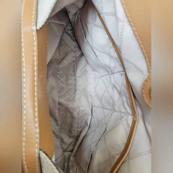 Michael Kors Raven Pocket Shoulder Tote - Picture 10 of 11